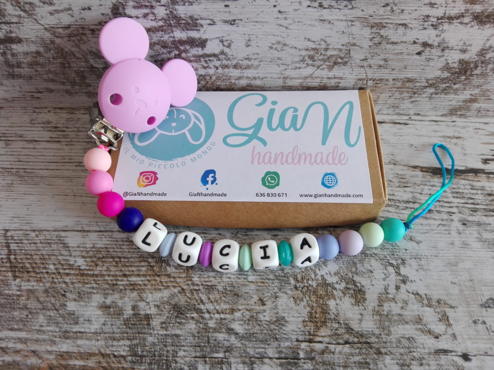 Chupetero de silicona con nombre - GiaN handmade